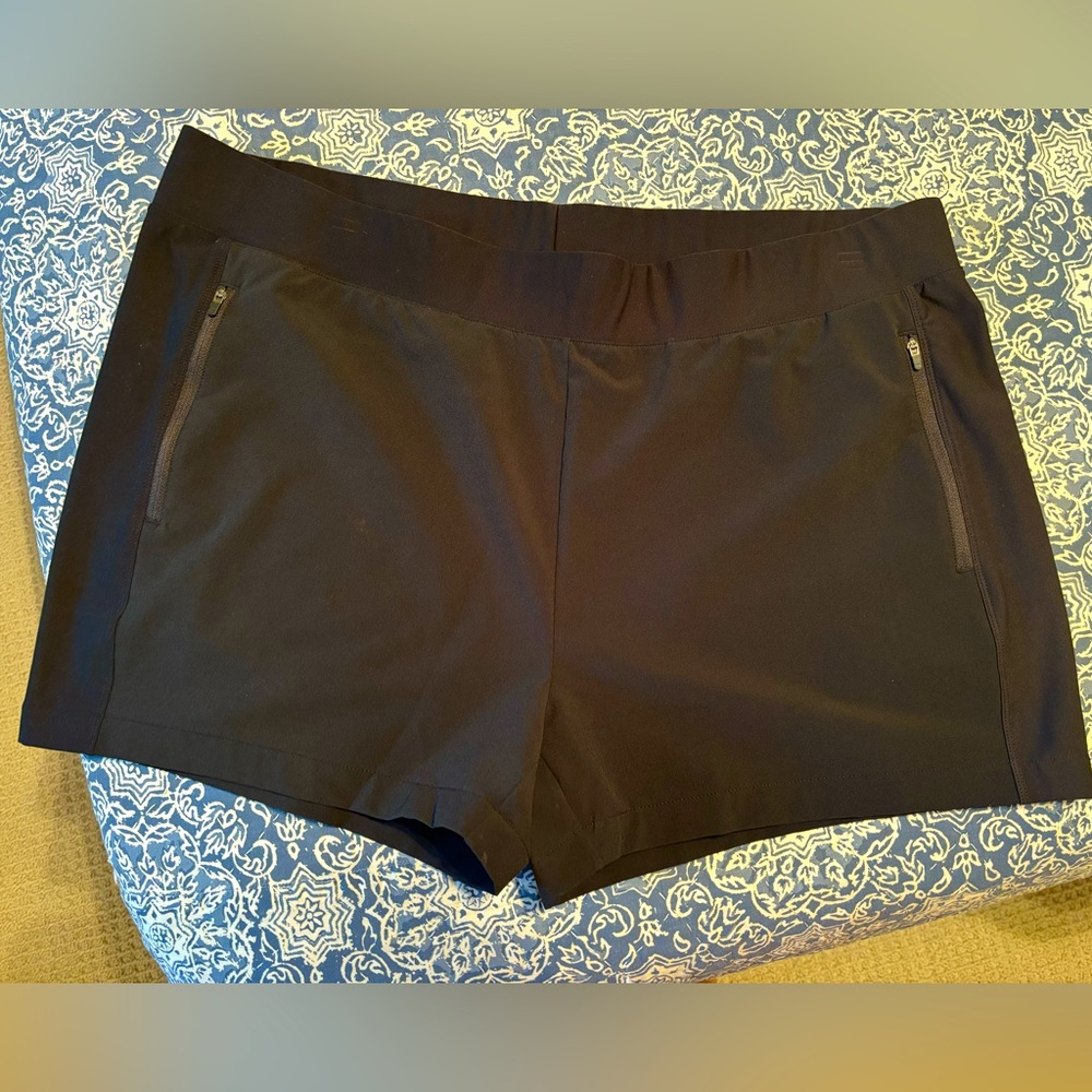 Eddie Bauer athletic shorts 4” inseam